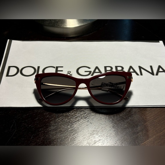 New Dolce and Gabbana DG4381 3091/8G Shiny Burgundy Rose Gold Sunglasses - Picture 10 of 16